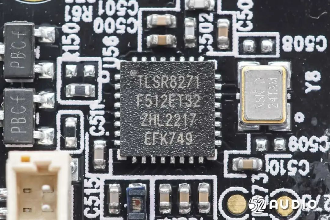 Close-up of TLSR8271 SoC